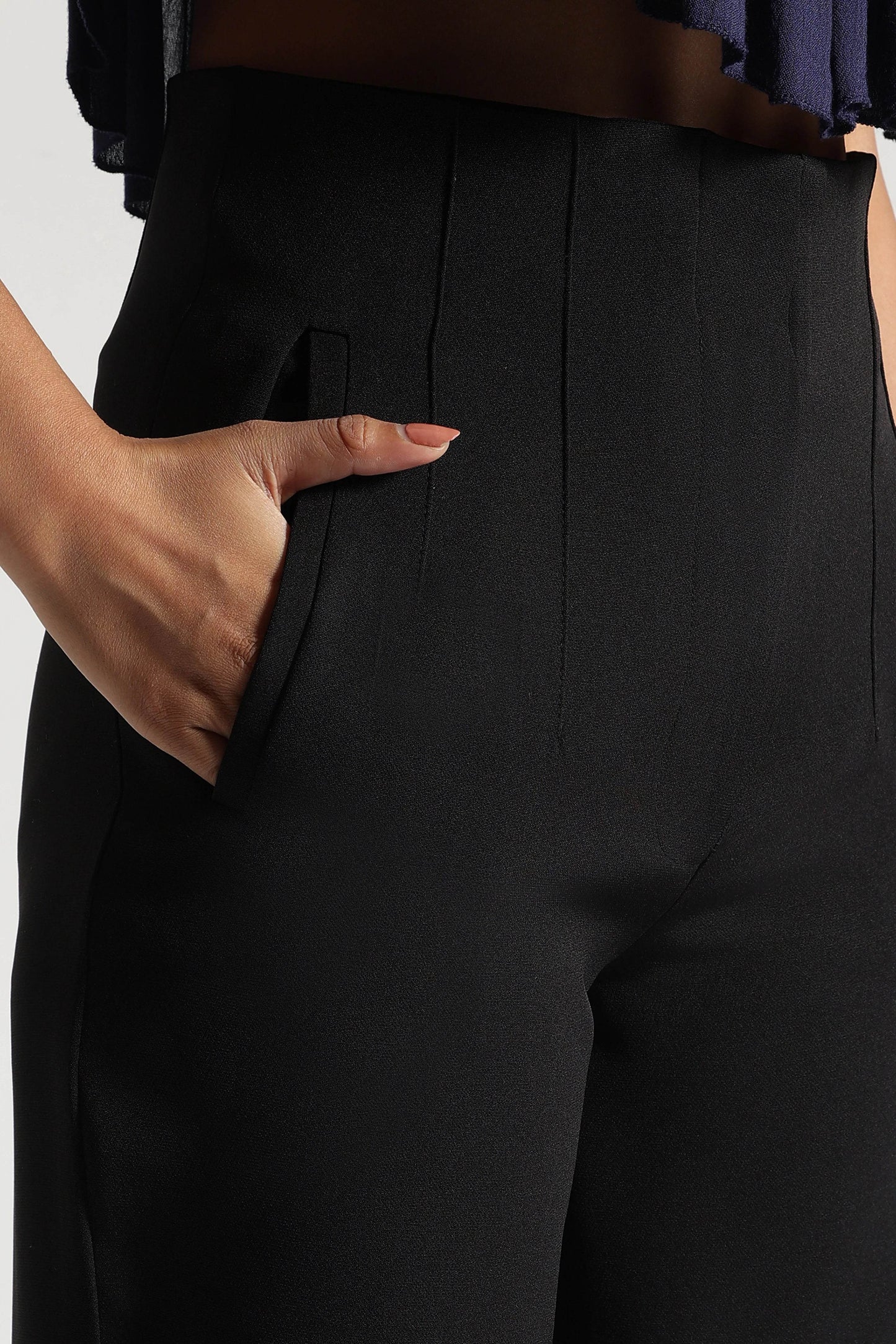 Black High-Rise Cropped Pants - Fabravaa